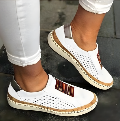 <img src="https://septrhema.com/products/chaussures-plates-pour-femmes-confortables-et-elegantes-astrine" alt="Astrine - Chaussures plates pour femmes, confortables et élégantes">